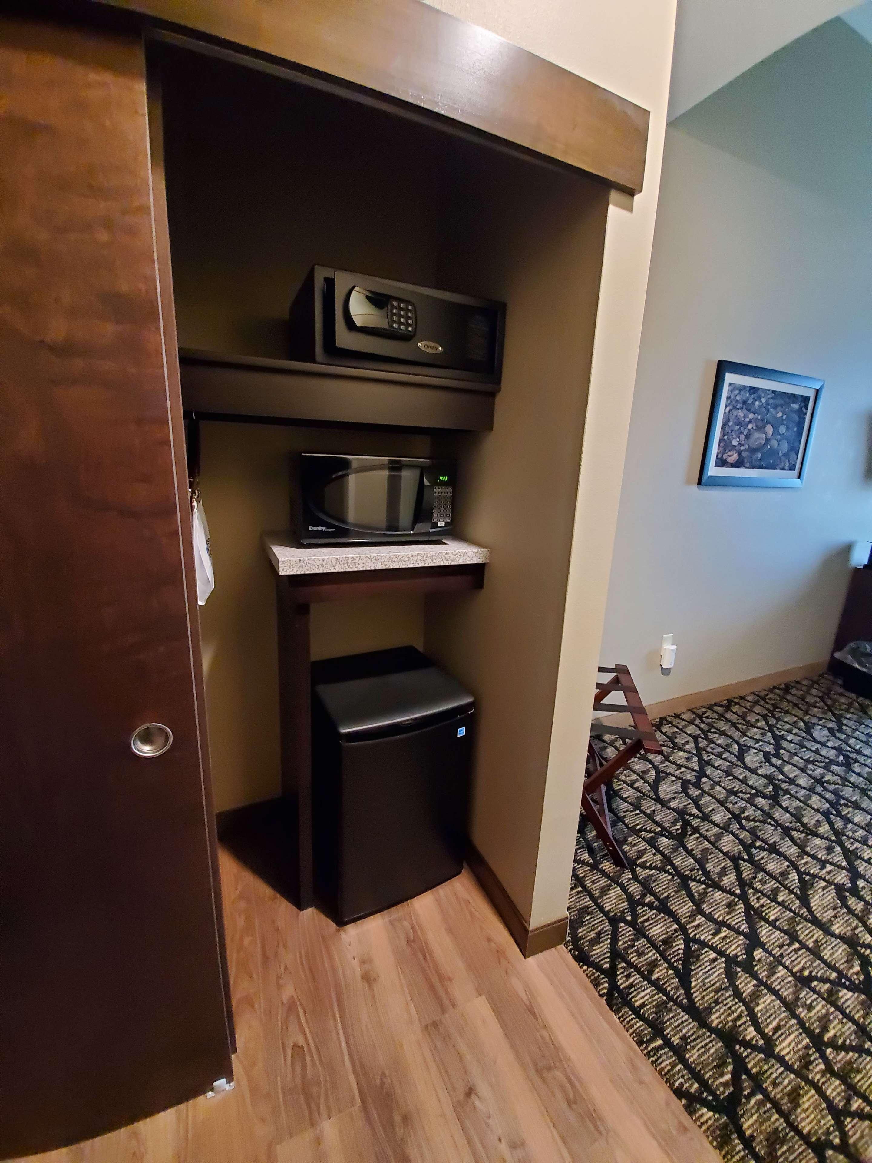 Best Western Plus Lakeview Hotel Madison Kültér fotó